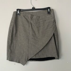 Nine West houndstooth mini skirt, size M